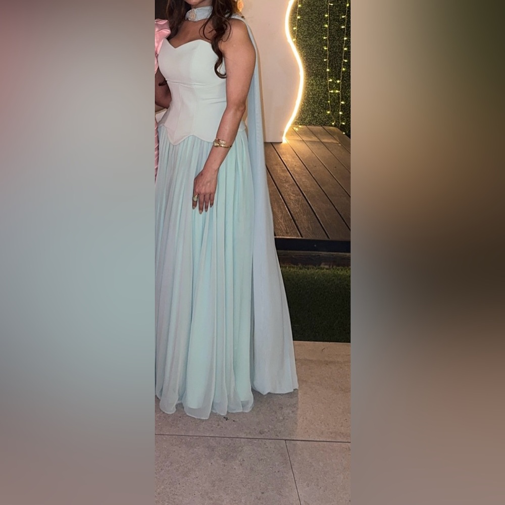 Chic Pastel Green Maxi Dress